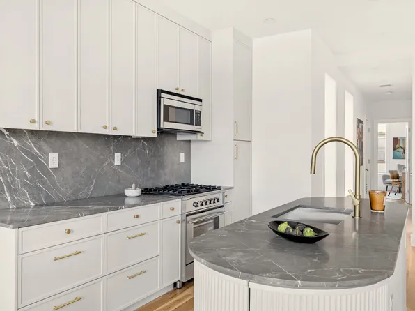 1242 Hancock Street image 5 of 11