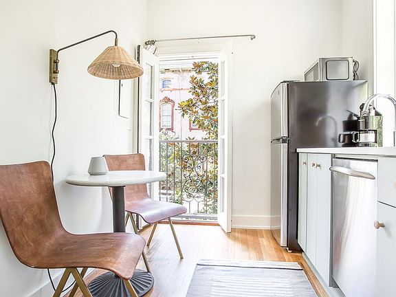 Park House Studio w/ Juliette Balcony overlooking Bull Stree