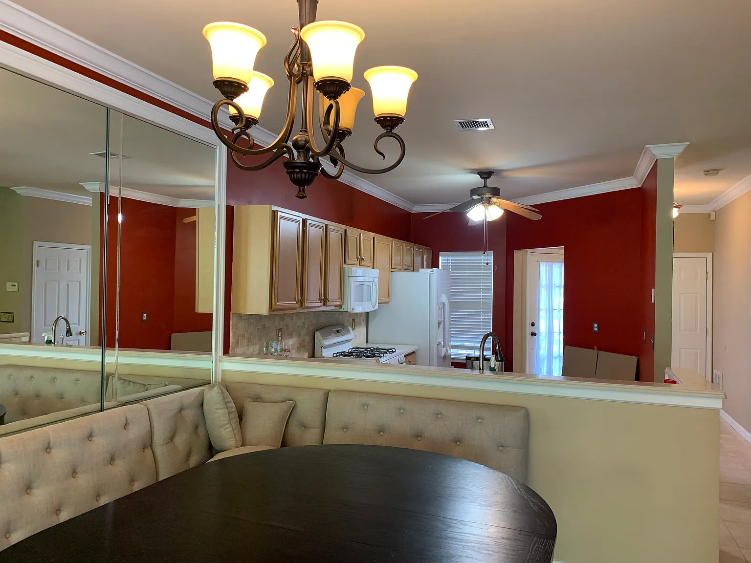 3 bed, 2.5 bath, $4,195 — Photo 4