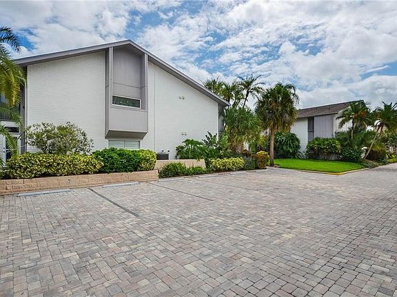 2nd image of 1164 W Peppertree Dr #114D
