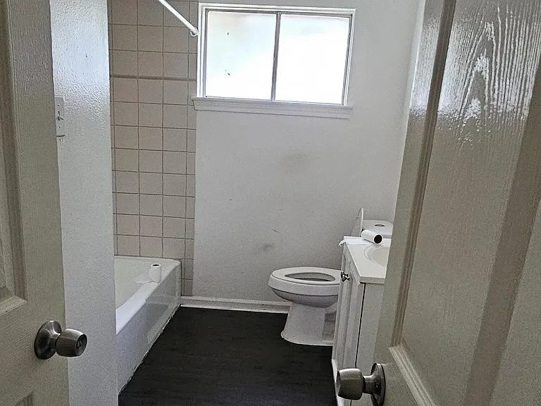 3303 Roaming Woods Ln — Photo 12