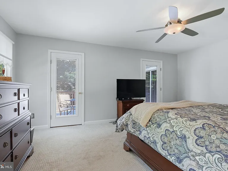 900 Hickory Cir — Photo 19