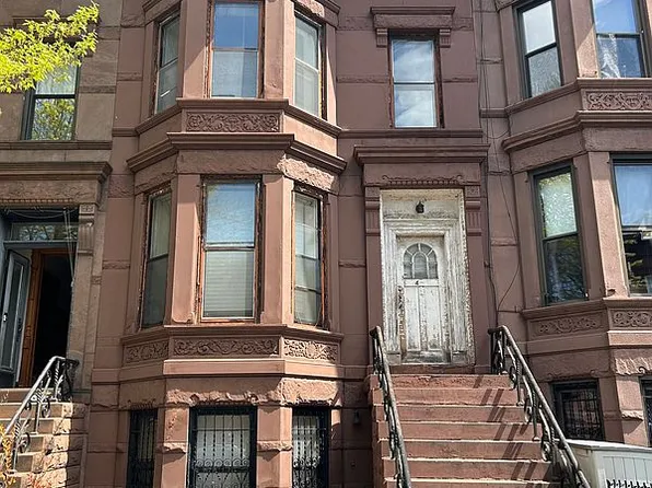 447 45th St, Brooklyn, NY 11220