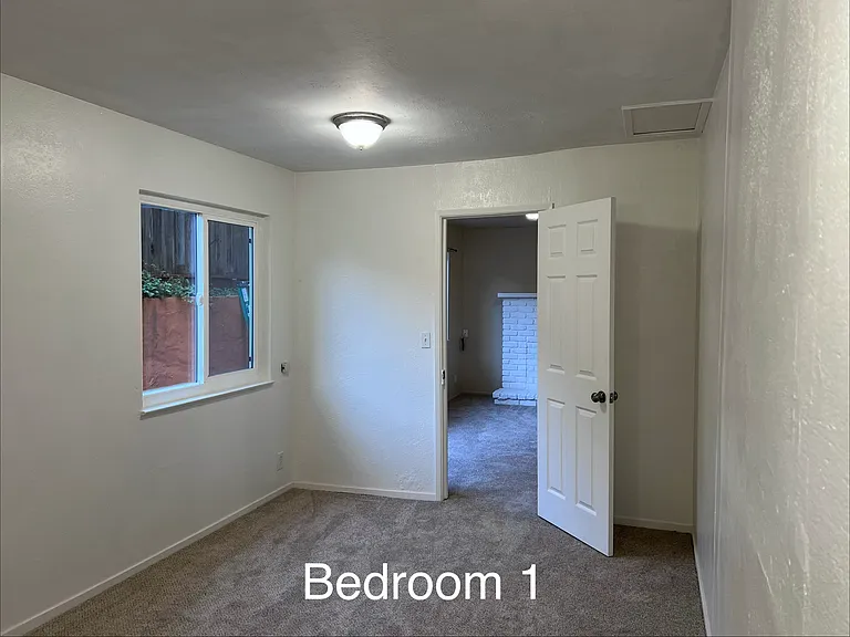 245 Clearview Pl #1/5 — Photo 8