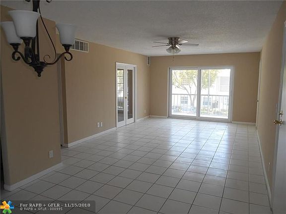 3rd image of 6219 Bay Club Dr APT 4