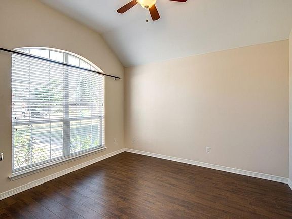 5th image of 8405 Emerald Cir