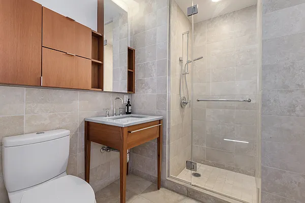 Rented by R New York | media 27