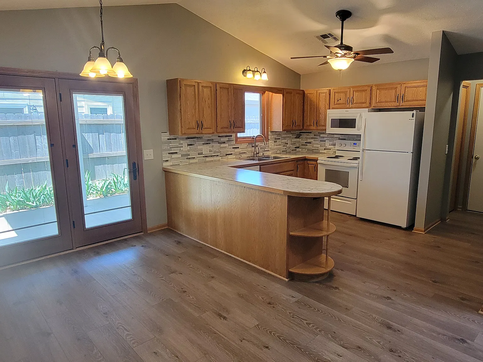 2 bed, 1121 sqft, $1,550 — Photo 4