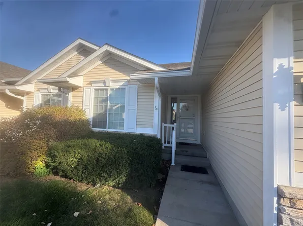 6015 NW 49th St, Johnston, IA 50131