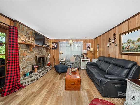4th image of 376 Hoot Owl Rd