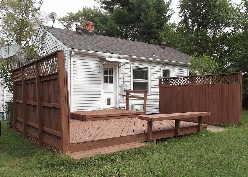 2nd image of 2317 Ginter St