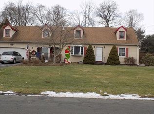 53 Pilgrim Dr, Windsor, CT 06095