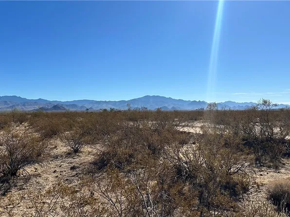 1406 W Mayan Drive, Golden Valley, AZ 86413