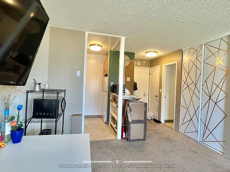 8 Admiral Dr #424 — Photo 4