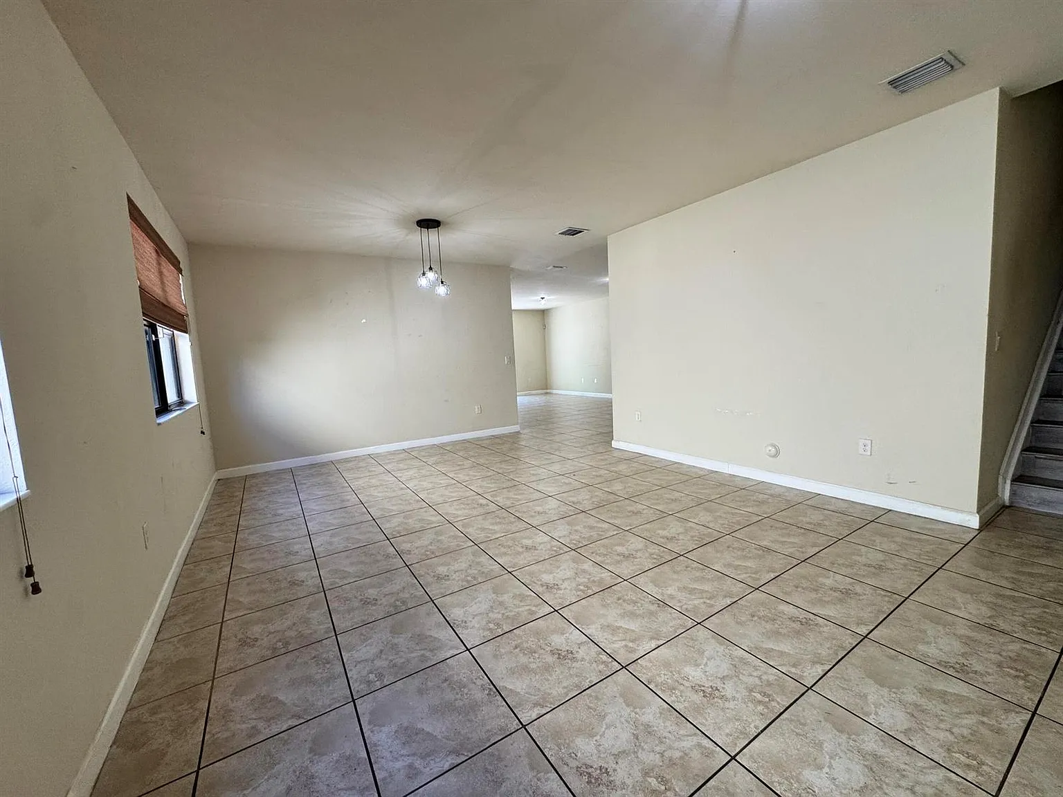 3 bed, 2924 sqft, $4,000 — Photo 2