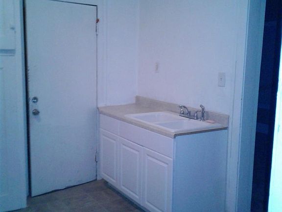 3rd image of 3350 E 134th St