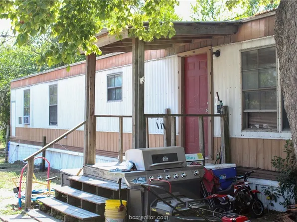 520 S Broadway St, Jewett, TX 75846