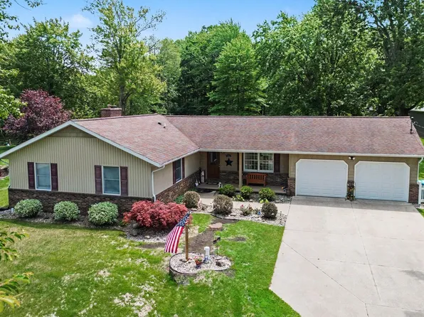 2958 E Martin Ct, Midland, MI 48640