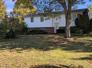 831 W Gebhard Ln, Alden, NY 14004