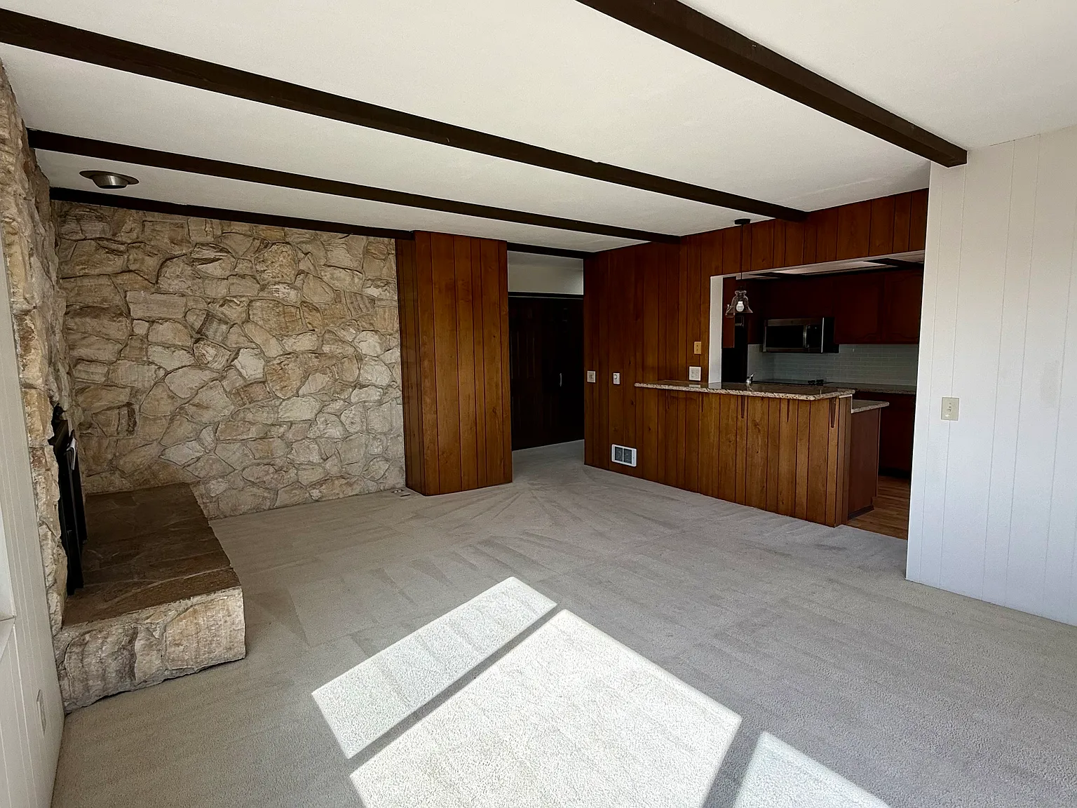 3 bed, 1700 sqft, $3,700 — Photo 4