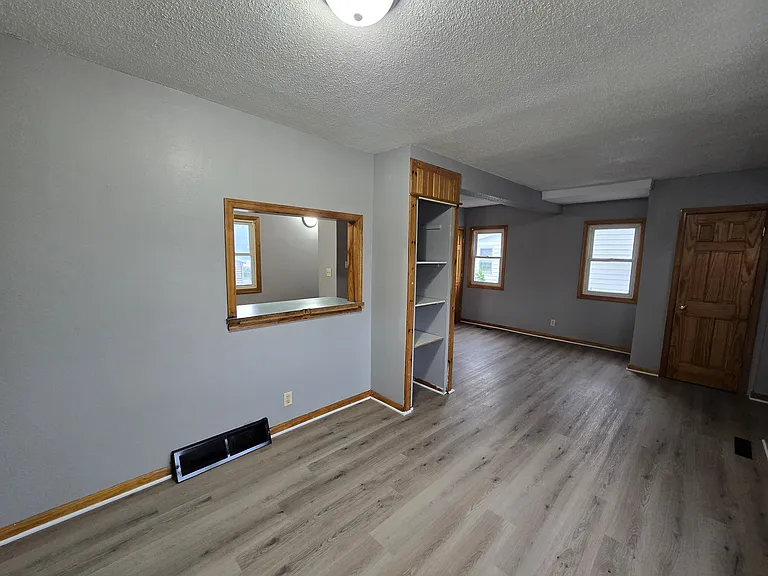 301 Rath St — Photo 3