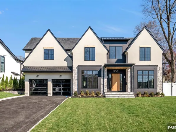 532 Burlington St, Paramus, NJ 07652