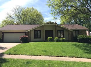 15562 Cedarmill Dr, Chesterfield, MO