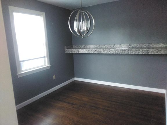 2nd image of 14 Hudson Cir