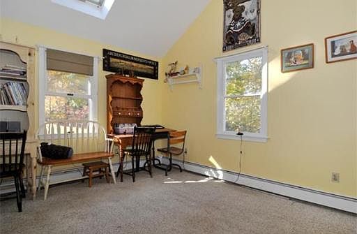 4th image of 104 Lincoln St