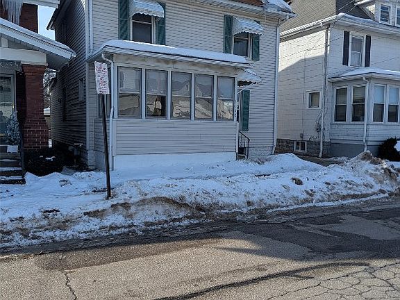 2nd image of 2612 Plum St