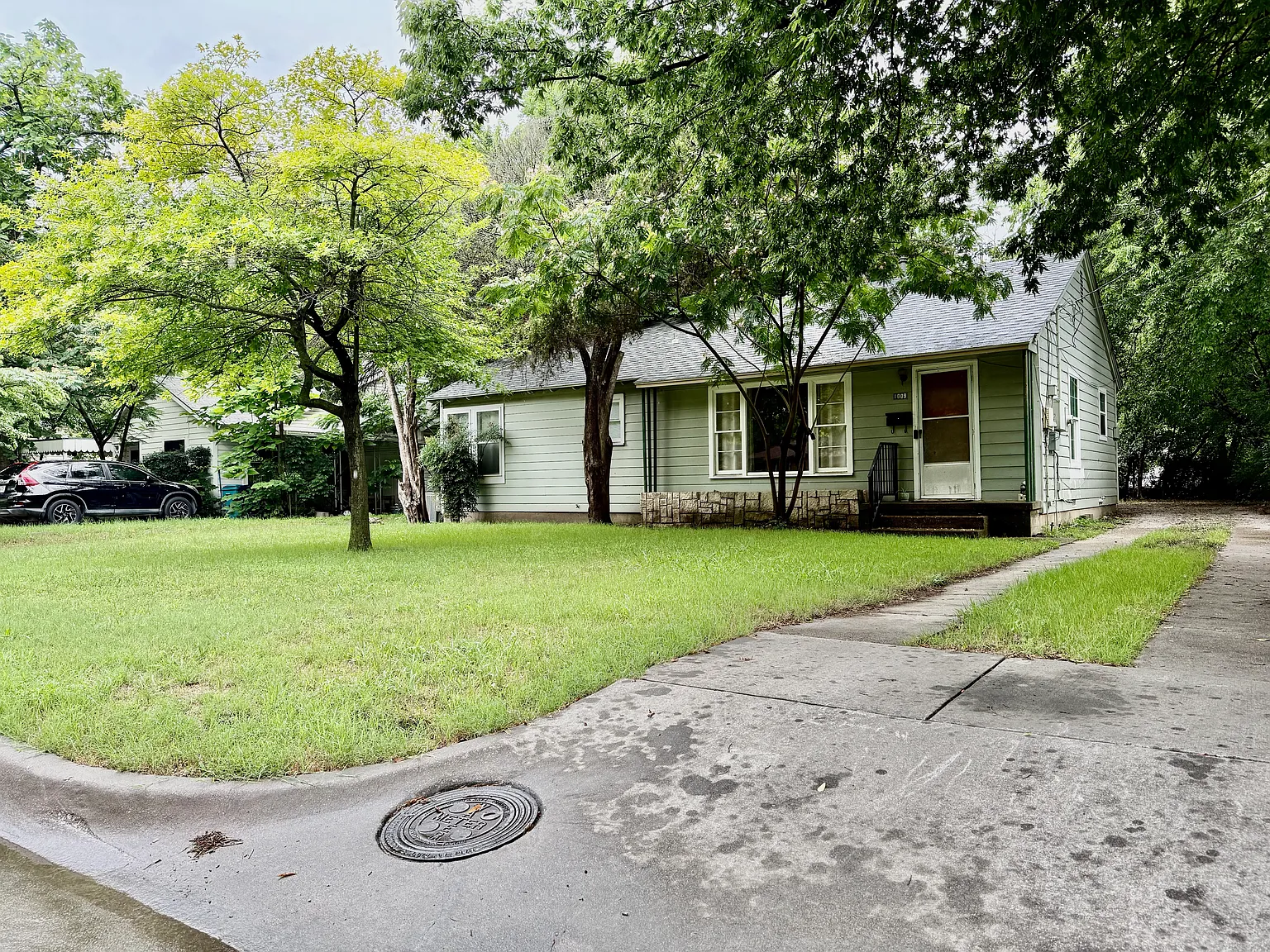 3 bed, 1048 sqft, $1,750 — Photo 3