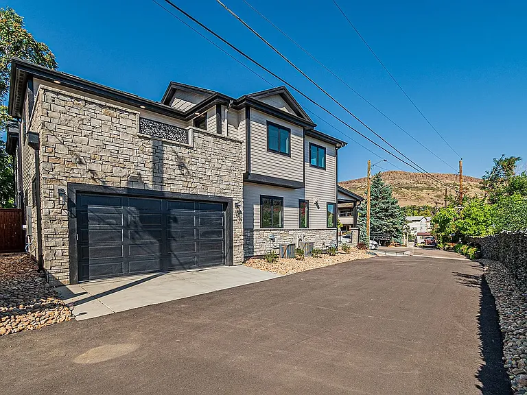 606 Arapahoe St — Photo 2