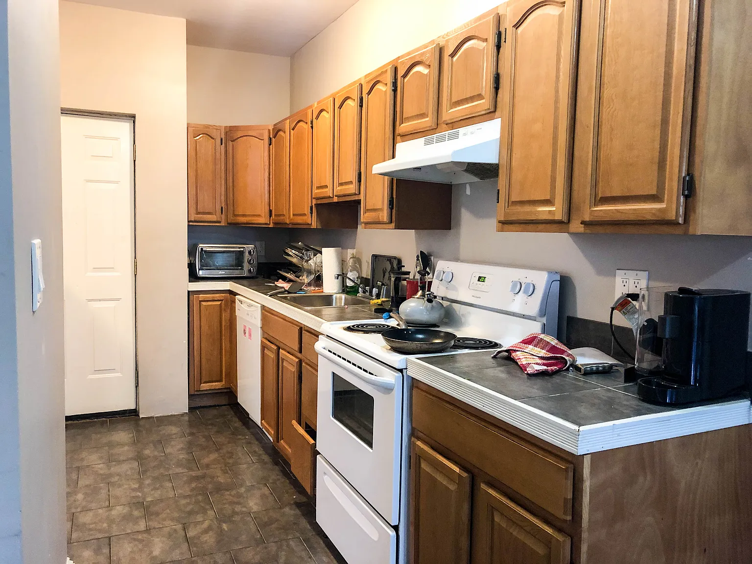 3 bed, 1000 sqft, $3,750 — Photo 4
