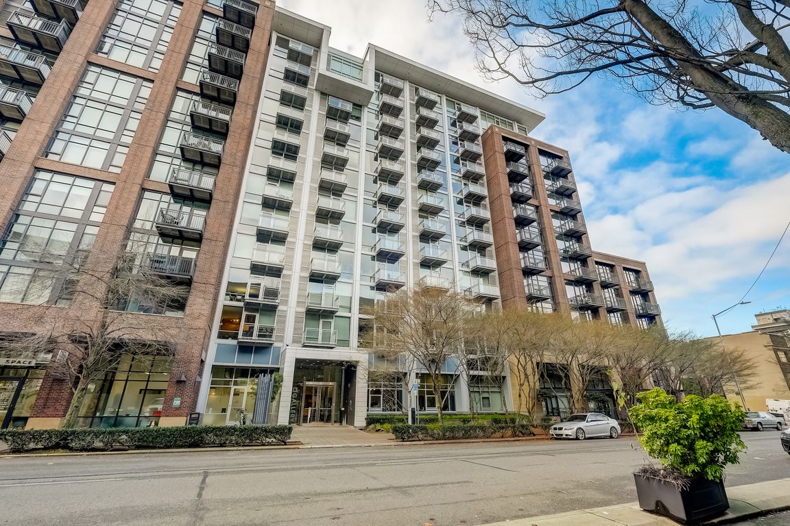 2nd Ave 610-001