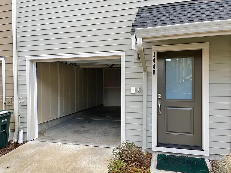 1440 157th Ct NE — Photo 3
