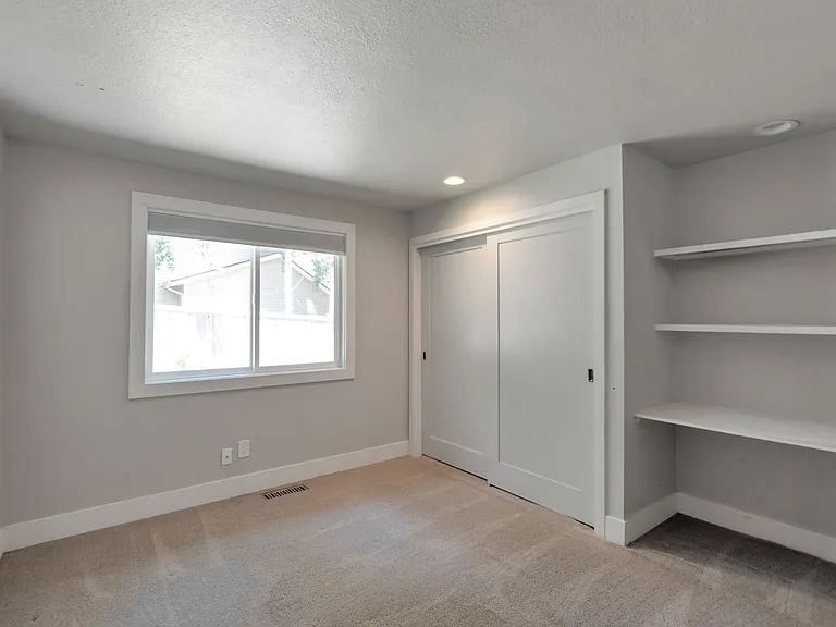22826 NE 21st Pl — Photo 15