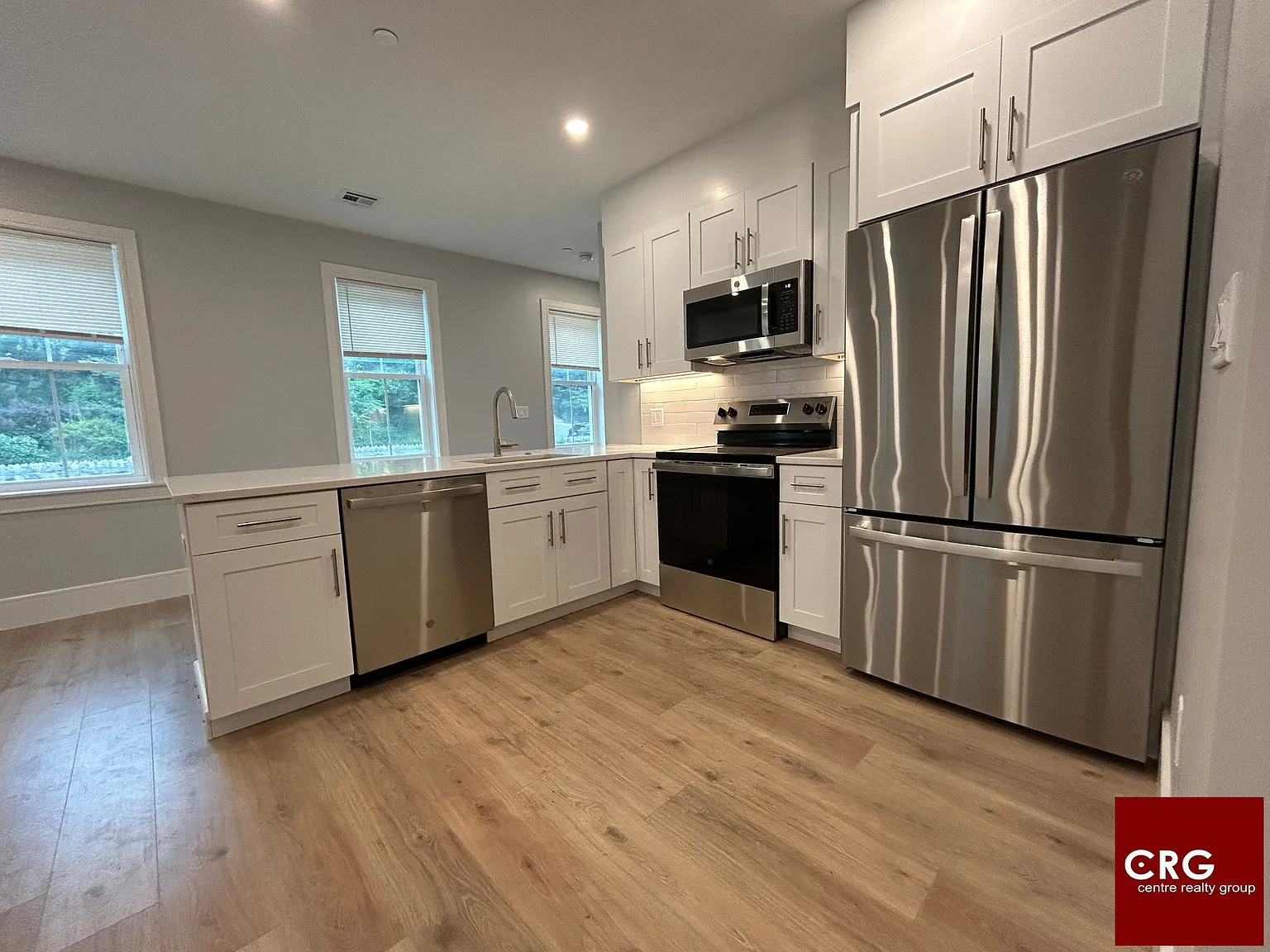 4 bed, 3.0 bath, $5,500 — Photo 3