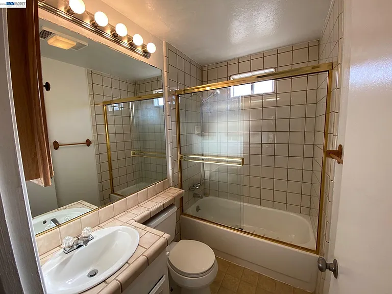 17 Raggio Rd #1 — Photo 13