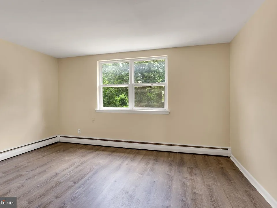 5990 Henry Ave #4