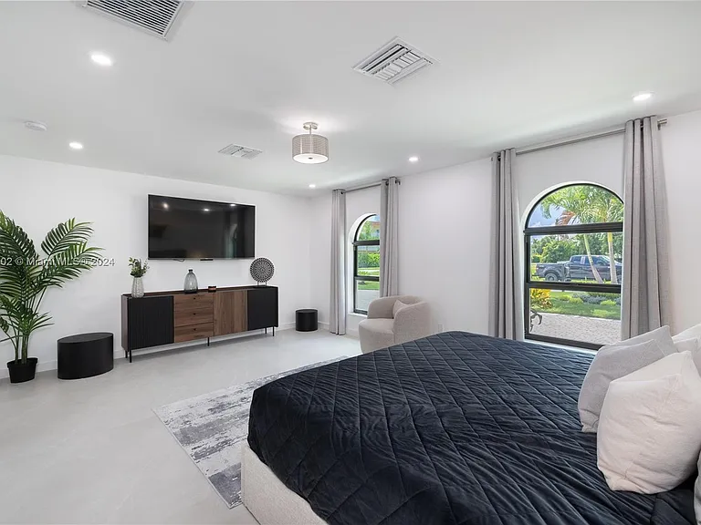 1575 Osprey Ave — Photo 20