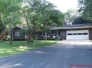 6859 Whispering Hills Ln, Demotte, IN 46310