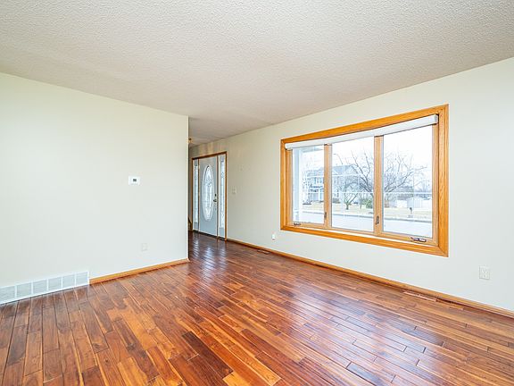 4th image of 1214 SE Lowell Dr