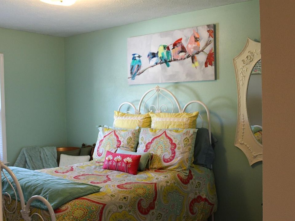 1st image of 408 Woodview Dr #410