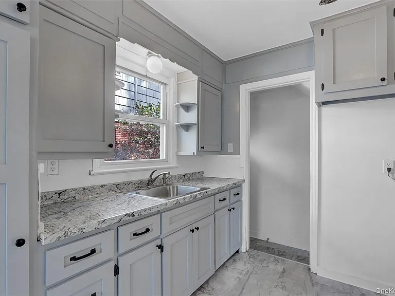 322 Harvard Rd S — Photo 6
