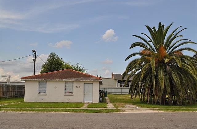 1st image of 930 Avenue H