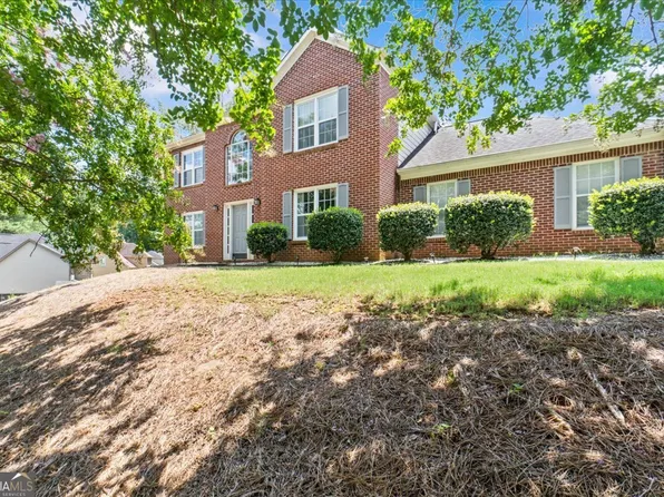 3660 Woodyhill Dr, Lithonia, GA 30038