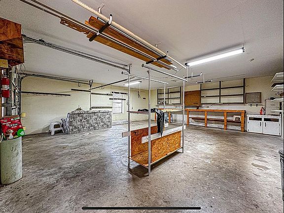 2nd image of 1100 County Road 463