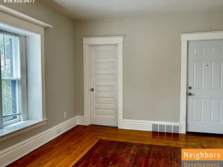 260 Eastern Ave SE #2 — Photo 8