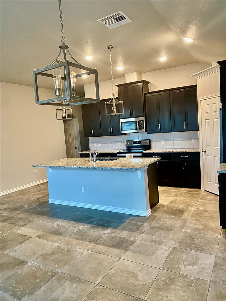 Building Photo - 7729 Pruet Dr