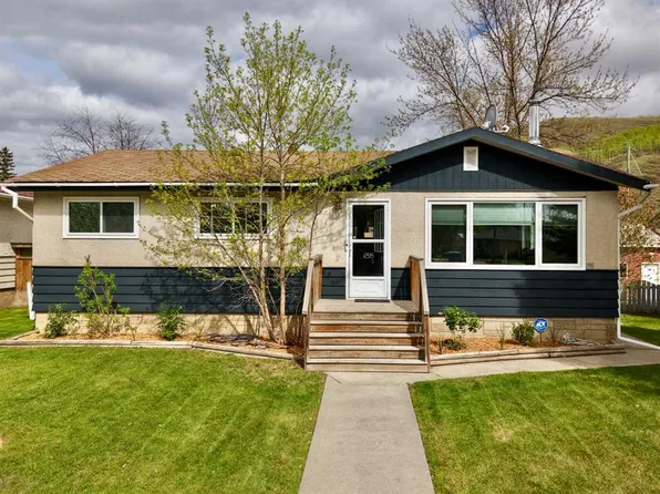 8515 S 97th St, Peace River, AB T8S 1G4